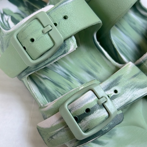 Cat and Jack Ade Slip-On Footbed Sandals Size 11T - Picture 12 of 14